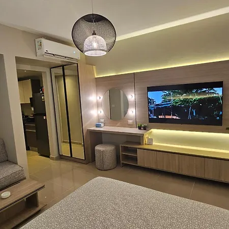 G Cribs Stylish Studio